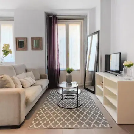 Modern And Bright- 1Bd 1 Bth Furnished- Sol In Downtown Area Apartment Madrid Exterior photo