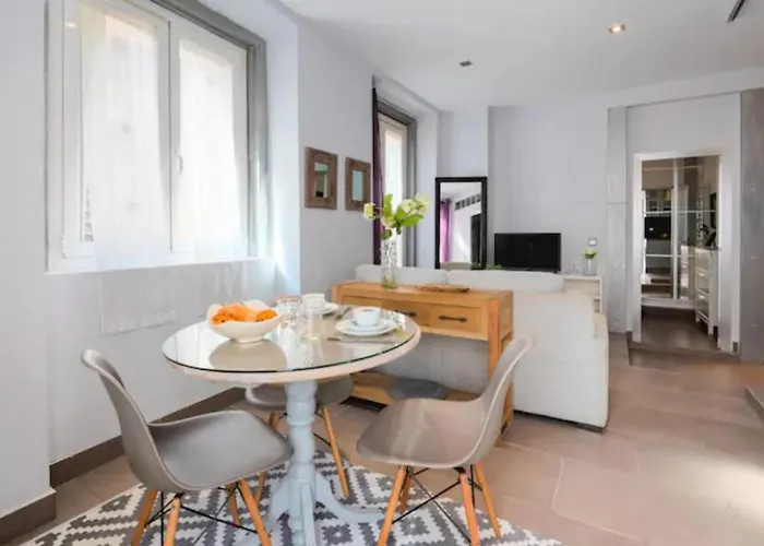 Modern And Bright- 1Bd 1 Bth Furnished- Sol In Downtown Area