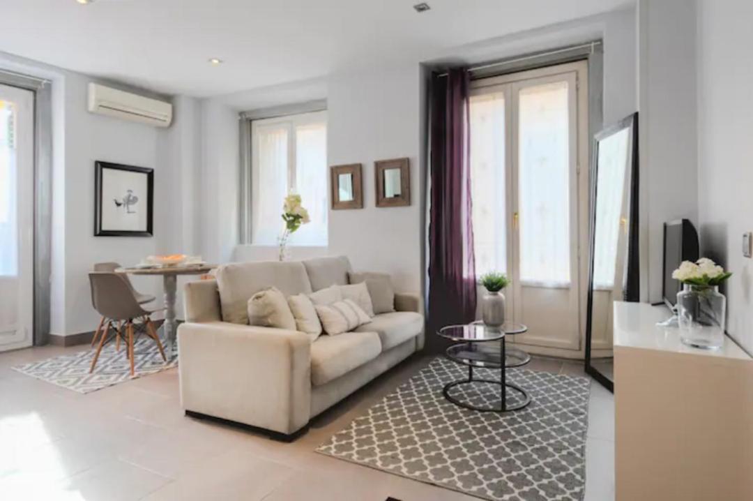 Appartement Modern And Bright- 1bd 1 Bth Furnished- Sol In Downtown Area *